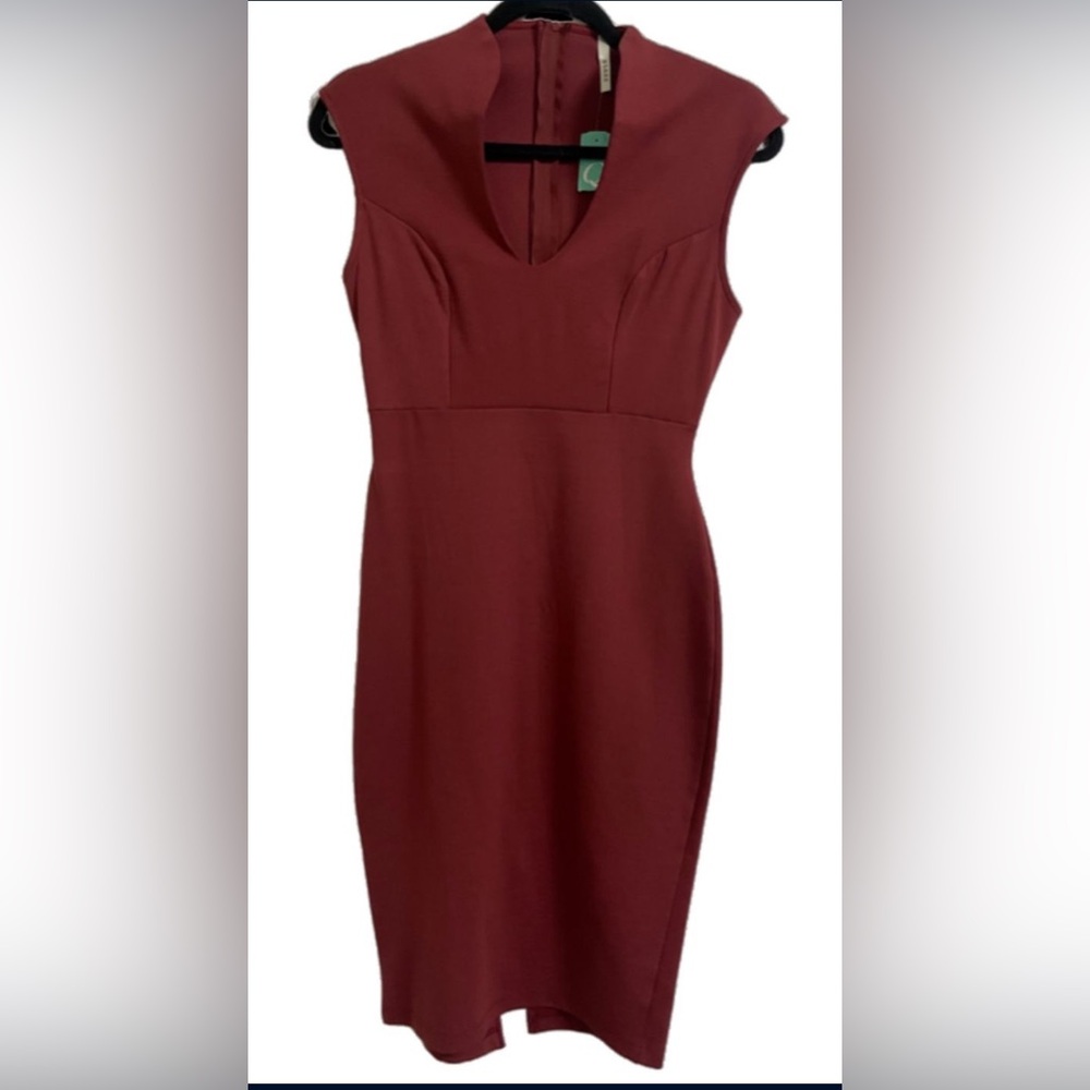 Elegant Sleeveless Dress